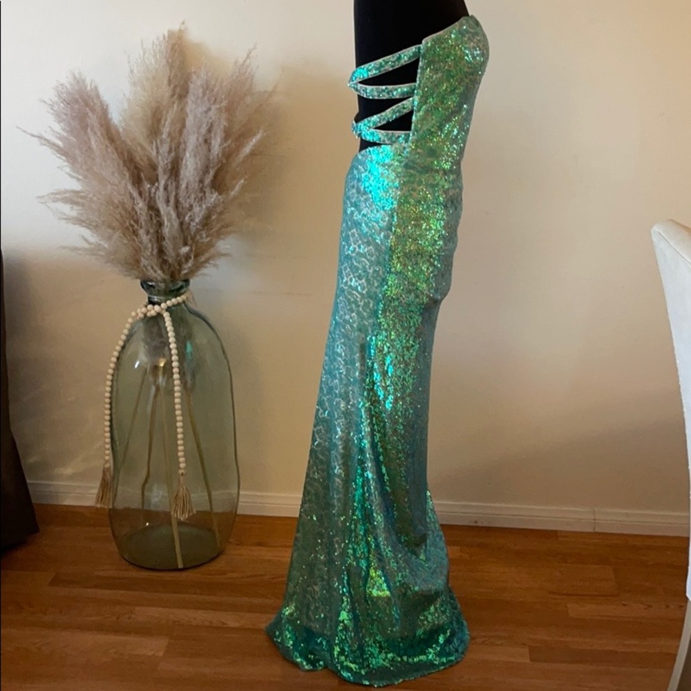 NWT La Femme mermaid strapless Dress Size 4 - Picture 8 of 16